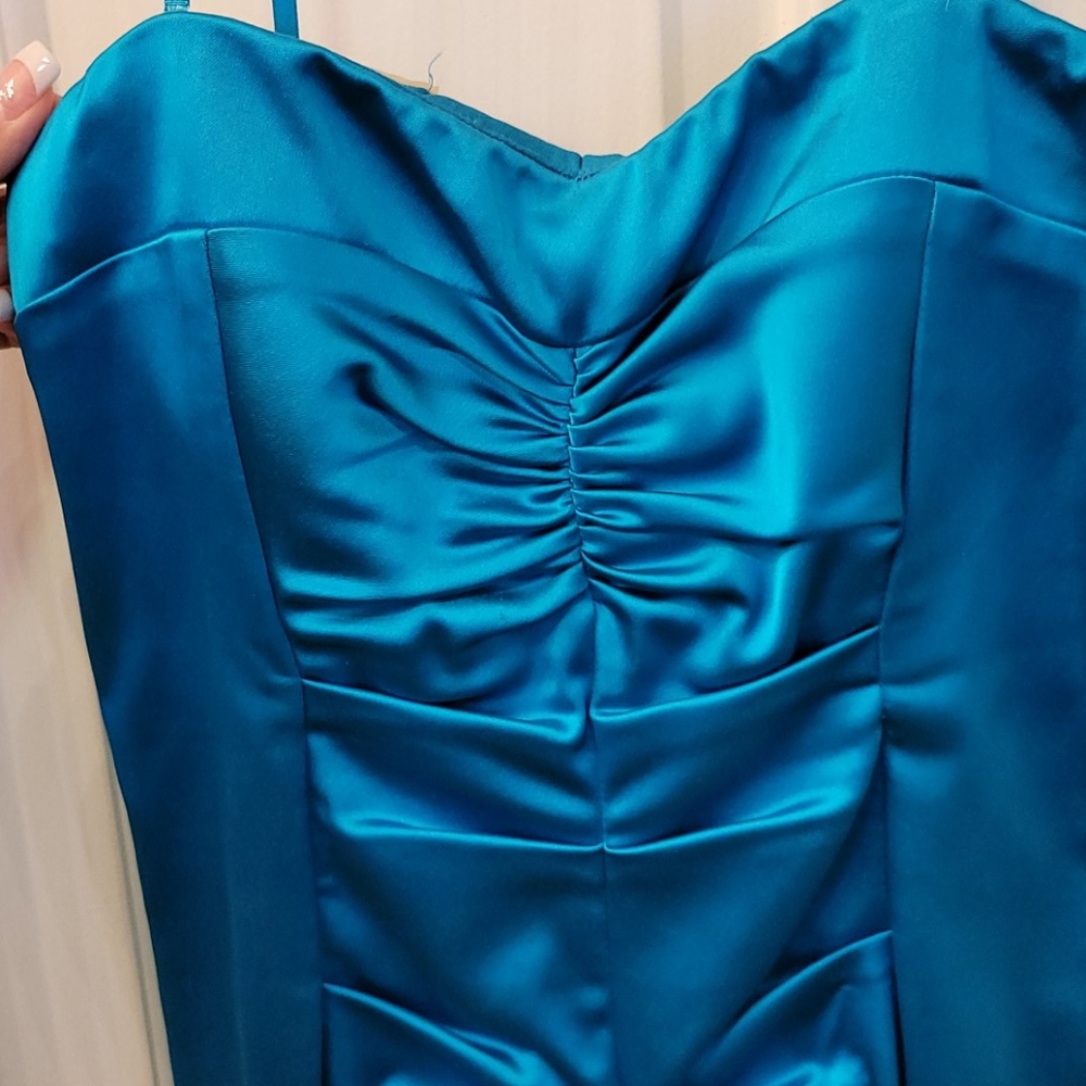 Cache Dress - Picture 2 of 3